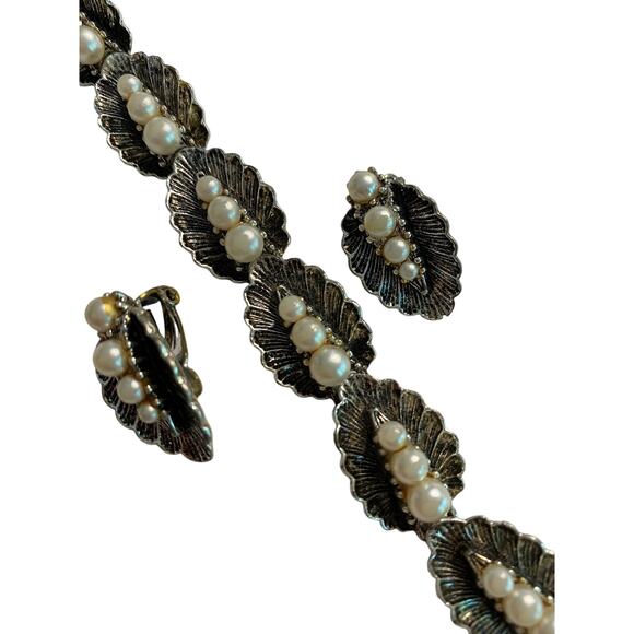 Vintage silver bracelet & clip on earrings set - Picture 6 of 8